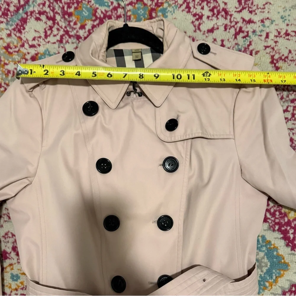 Authentic Burberry Light Pink Trench Coat - Picture 15 of 15